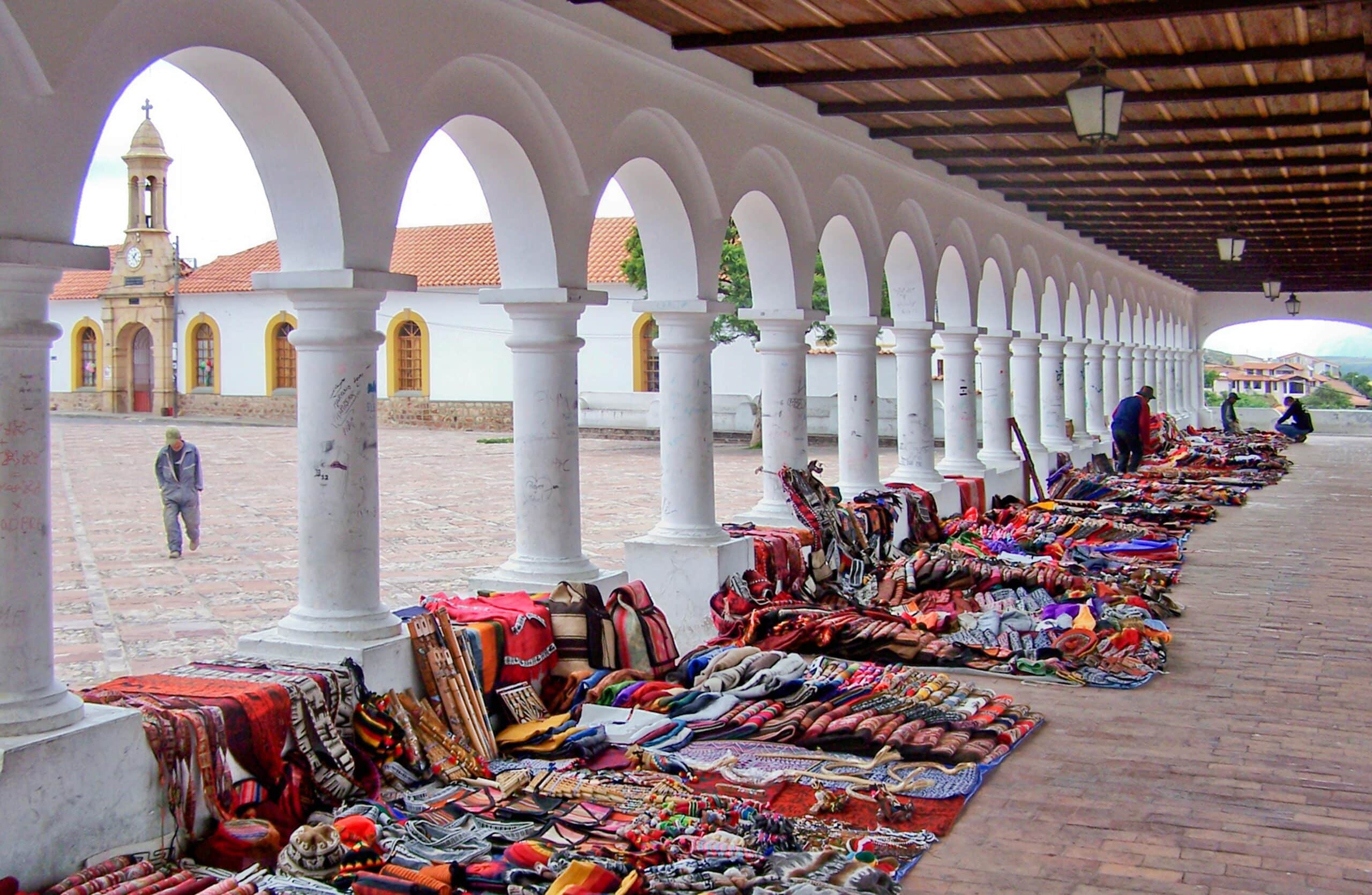 Lire la suite à propos de l’article Sucre en Bolivie : Guide de voyage et astuces touristiques
