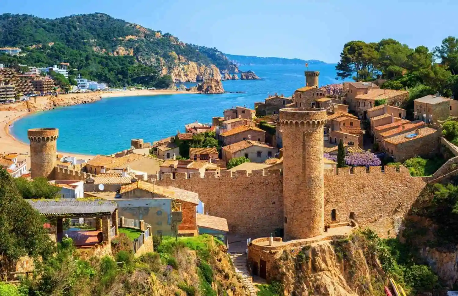 You are currently viewing Roses Espagne : plages, histoire & nature à découvrir