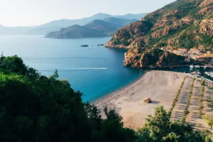 Lire la suite à propos de l’article Corse cachée : 7 spots méconnus à explorer cet été