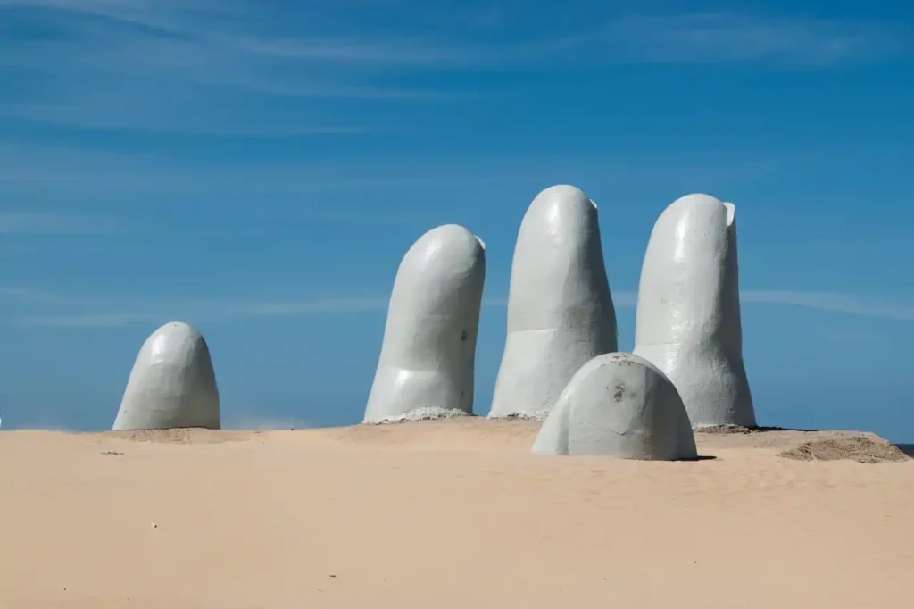 main punta del este