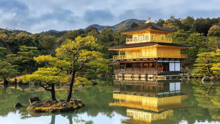 Lire la suite à propos de l’article Où partir en octobre 2025 ? 12 destinations idéales entre soleil et escapades d’automne