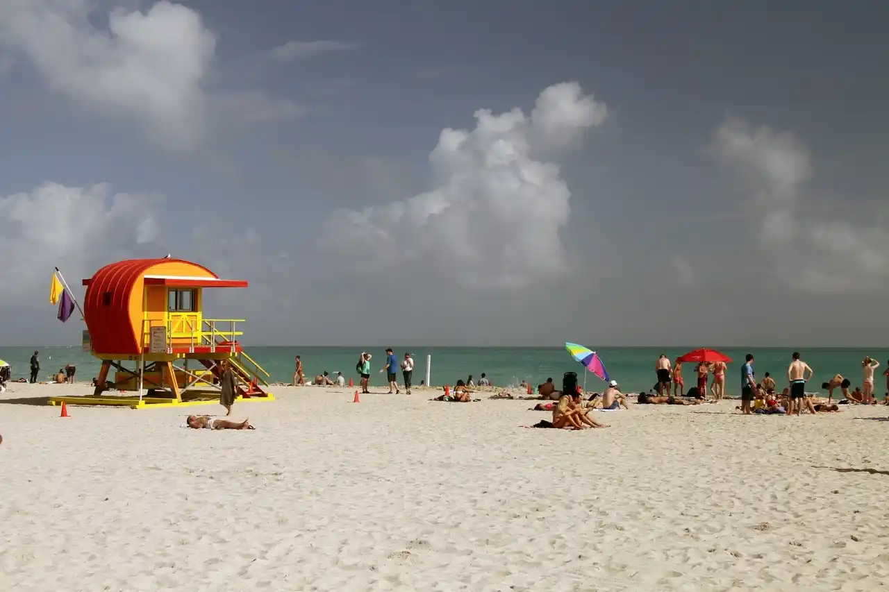 lifeguard-4020404_1280_11zon miami beach