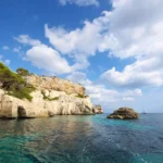 Que Faire à Minorque : Guide des 12 Incontournables (2025)