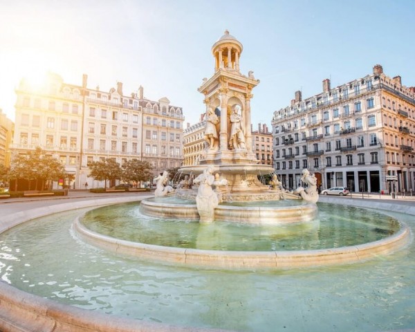 10 VILLES SOUS-ESTIMEES A VISITER EN EUROPE 10 VILLES SOUS-ESTIMEES A VISITER EN EUROPE