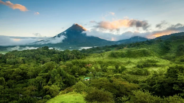 Arenal__La_Fortuna__Alajuela__Costa_Rica__11zon