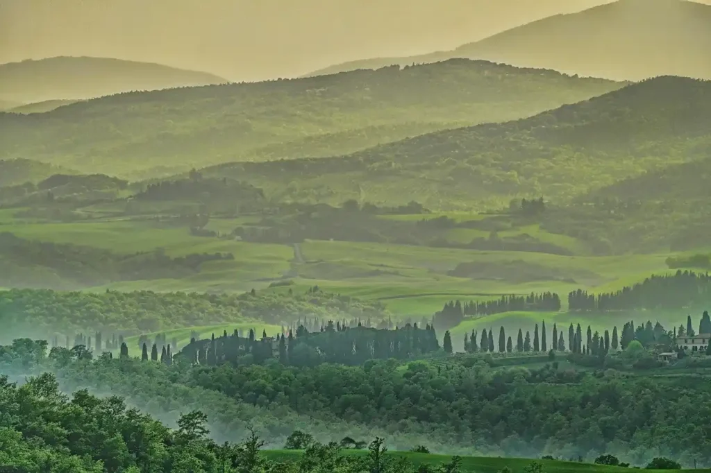 Vue sur les crêtes de toscane