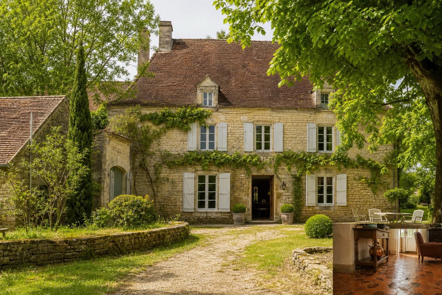découvrez la tomette singulière, une charmante demeure du xviiie siècle en bourgogne, idéale pour une escale paisible entre deux randonnées au cœur d'un paysage pittoresque.
