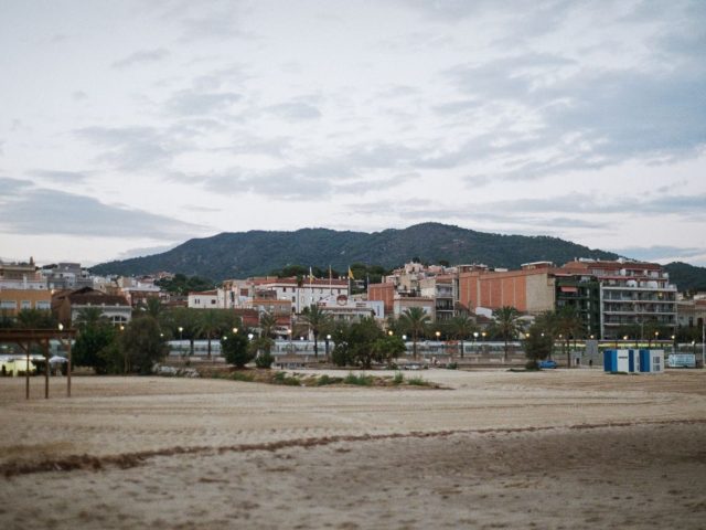 vue sur les hotel de roses en espagne