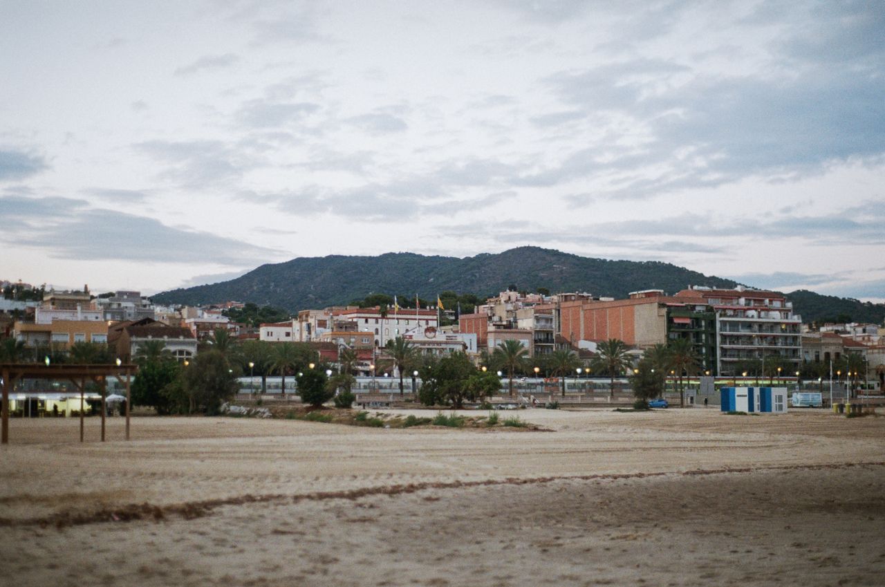 vue sur les hotel de roses en espagne