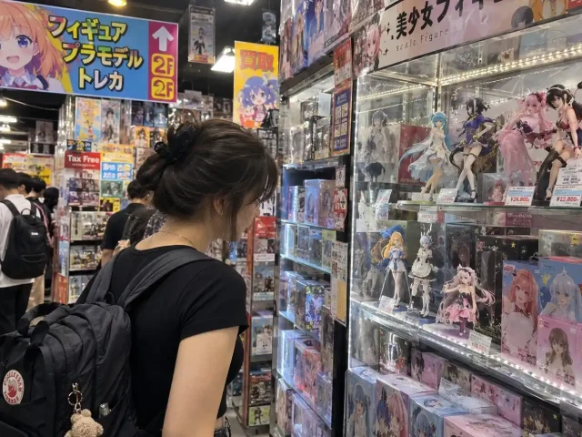 magasin de figurine à tokyo