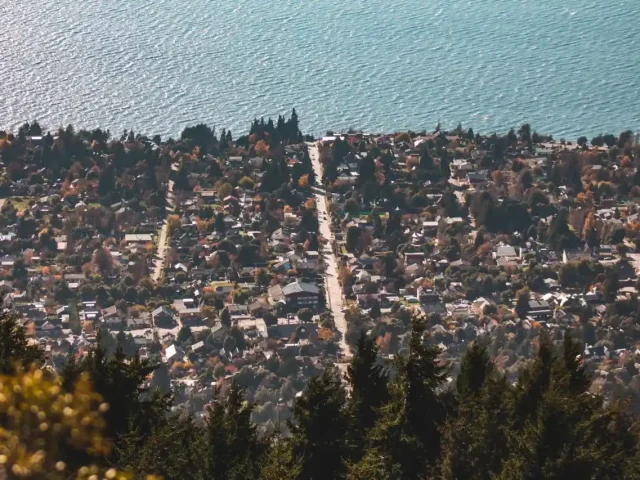 Vue sur bariloche depuis le ciel