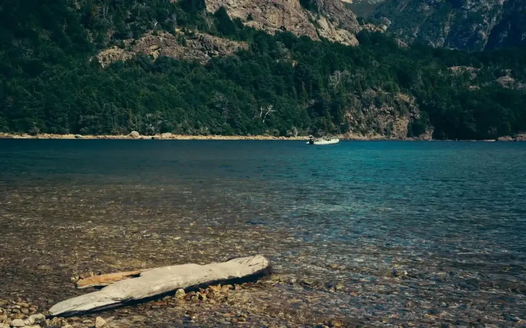 bord du lac près de bariloche